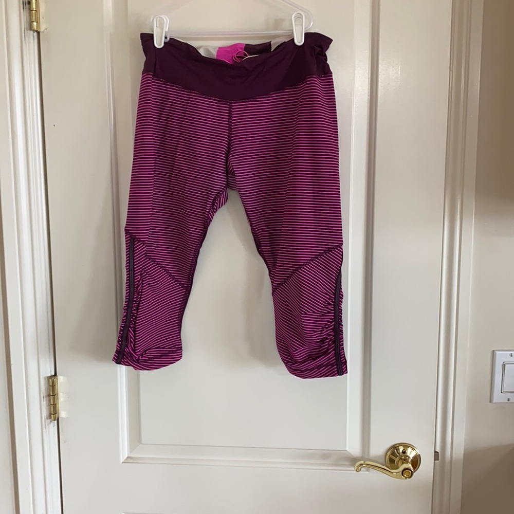Lululemon crop leggings size 8